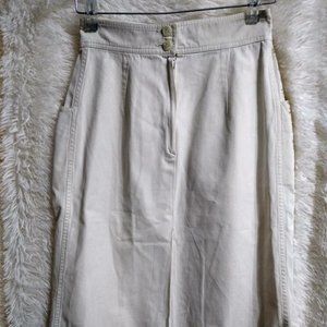 Salvatore Ferragamo  Firenza Cream Skirt Size 4